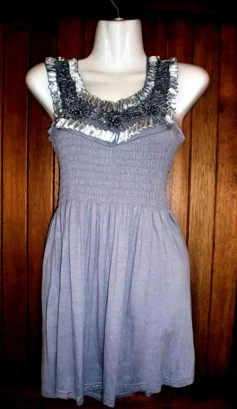 ***NEW ARRIVAL** STUNNING Silver TOP - 32/34