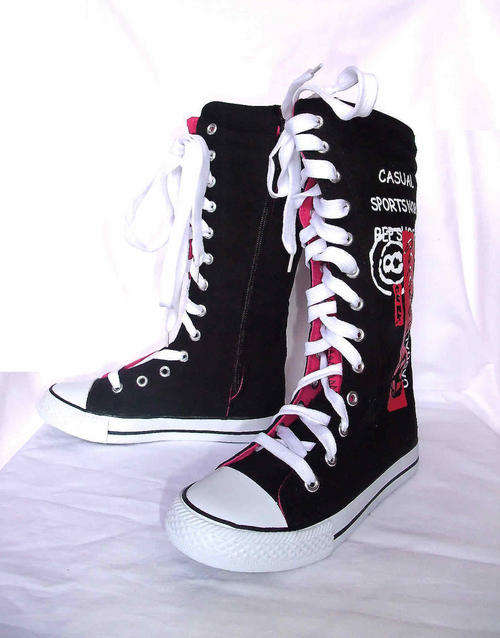 R95 ** Very Trendy Blake Lace Up High Tops. Black/Pink GIRLS Shoes Size: 10