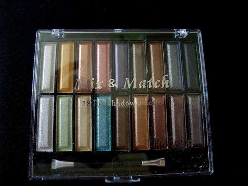 USA Profusion * 18 COLOR EYESHADOW PALETTE - 2