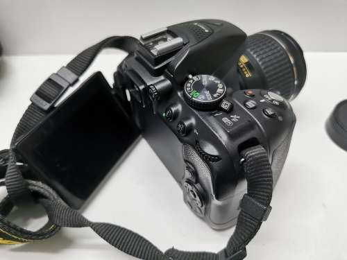 Nikon D5300 DSLR 24.2MP with 18-55mm DX VR Lens