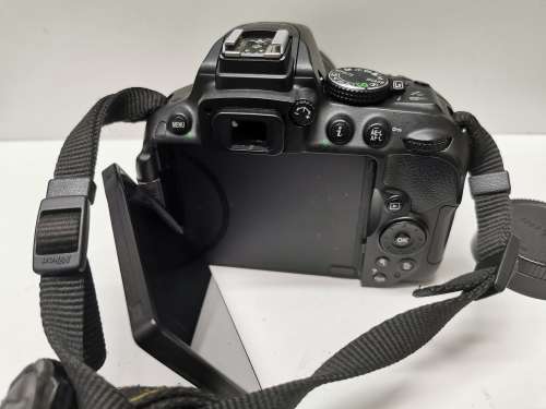 Nikon D5300 DSLR 24.2MP with 18-55mm DX VR Lens