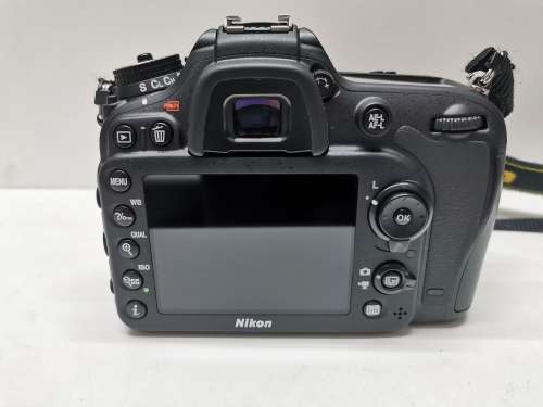 Nikon D7200 Dslr camera with 18-55mm & 70-300mm zoom lens
