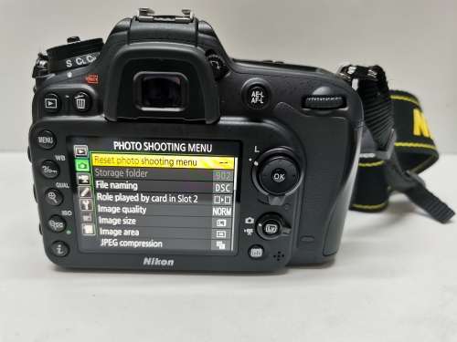Nikon D7200 Dslr camera with 18-55mm & 70-300mm zoom lens
