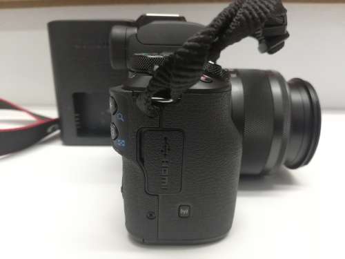 Canon EOS M50 Mark I + 15-45mm Mirrorless Camera Kit