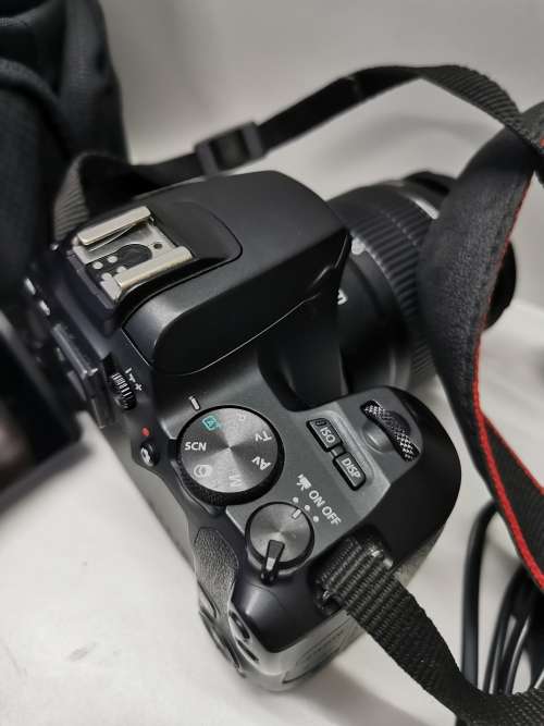 Canon EOS M50 Mark I + 15-45mm Mirrorless Camera Kit