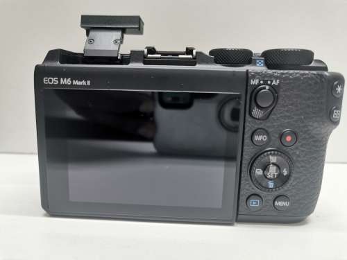 Canon EOS M6 Mark II Mirrorless Camera- 32.5 megapixel_15-45mm EF-M STM lens