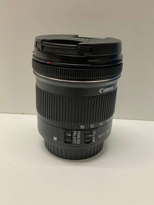 Canon zoom lens EF-S 10-18mm 1:4.5-5.6 IS STM