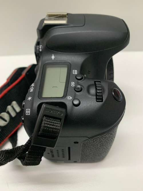 CANON EOS 77D DSLR Body Camera