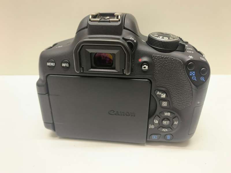 Canon EOS 750D Dslr Camera, 24.2Mpx, 18-55mm lens
