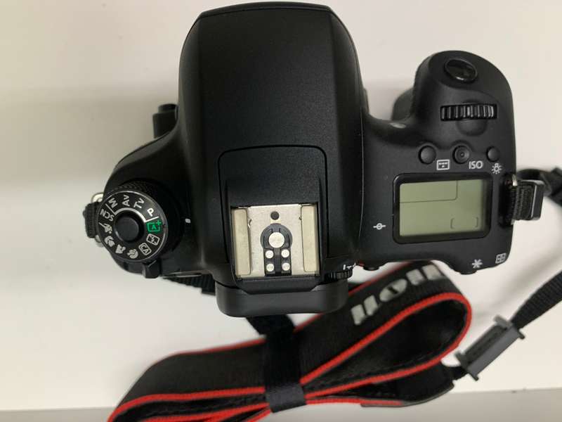 Canon EOS 760D, 24.2 MPx  (Body only) DSLR Camera