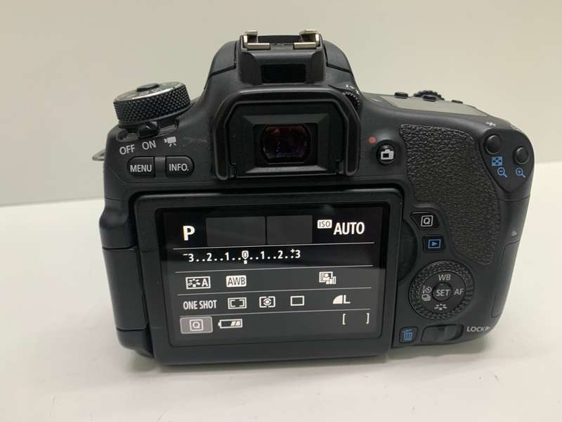 Canon EOS 760D, 24.2 Mpx , 18-55mm STM zoom lens