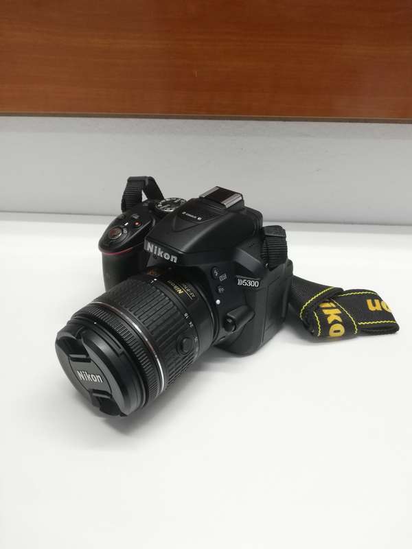Nikon D5300 DSLR 24.2MP with 18-55mm DX VR Lens
