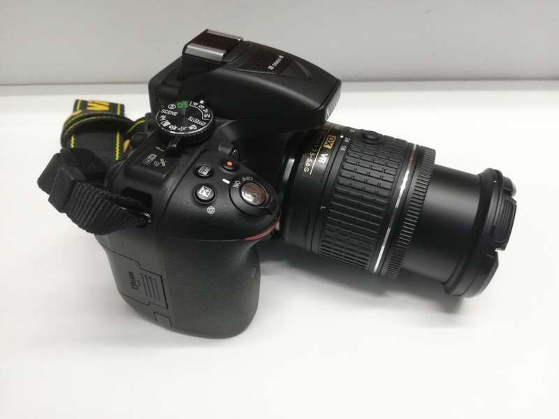 Nikon D5300 DSLR 24.2MP with 18-55mm DX VR Lens