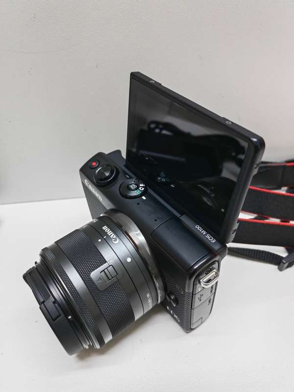 Canon EOS M100 Mirrorless Camera + 15-45mm IS STM (Black)