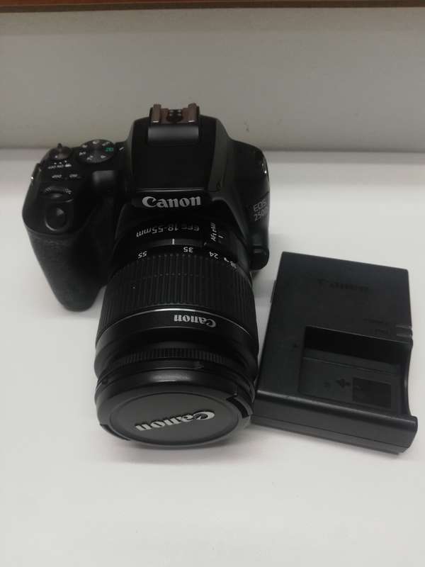 Canon EOS 250D DSLR camera, 24.2 megapixel, 18-55mm lens