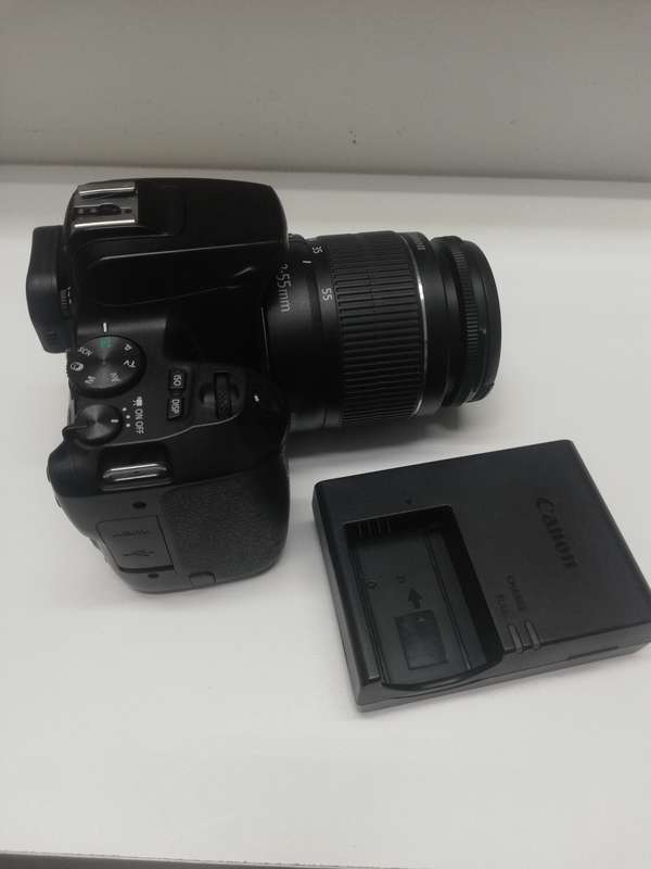 Canon EOS 250D DSLR camera, 24.2 megapixel, 18-55mm lens