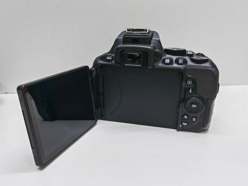 Nikon D5600 Dslr Camera Combo kit