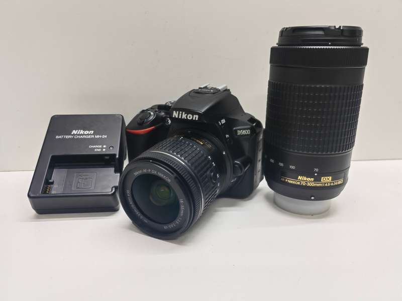 Nikon D5600 Dslr Camera Combo kit