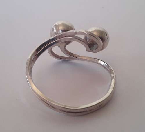 A superbly designed Israeli sterling silver ring in the Modernist style.