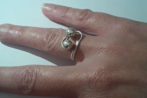 A superbly designed Israeli sterling silver ring in the Modernist style.