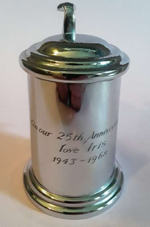 Rare vintage Dunhill tankard table lighter. Mid-century.