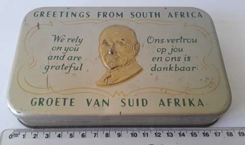 Large WW2 Jan Smuts chocolate tin sent to SA troops Xmas, 1940. 18 x 11cm.