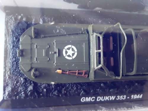 Boxed WW2`GMC DUKW 353 - 1944` U.S. Military Vehicle. Amercom Collection. Scale 1:72 .