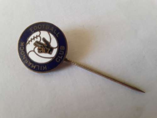 Collection of 8 x vintage football club pin badges. 1 bid takes all!