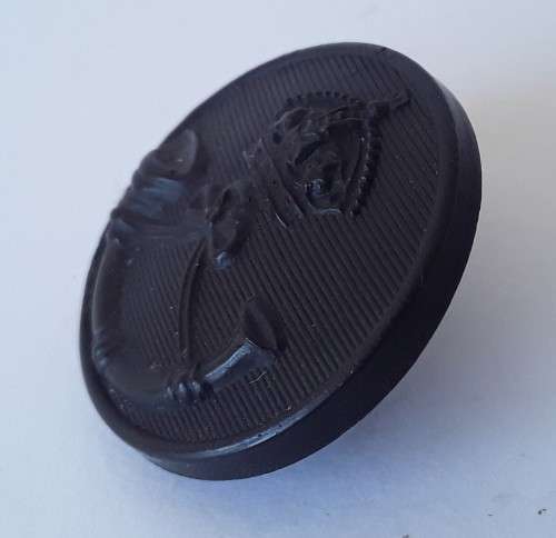 King`s Africa Rifles large button and WW1 British Army small button