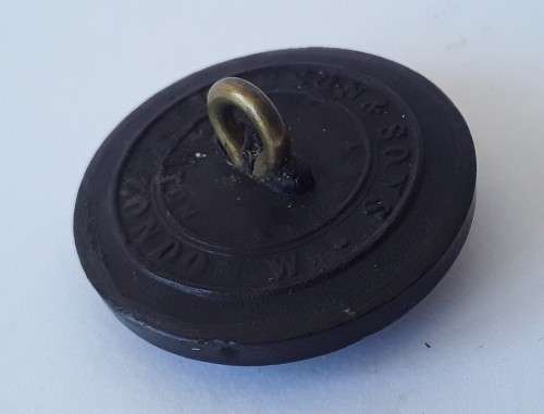 King`s Africa Rifles large button and WW1 British Army small button