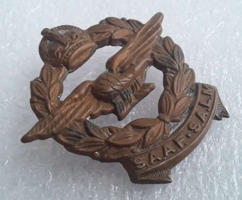 WW2 SA Airforce Cap Badge. Lugs intact.