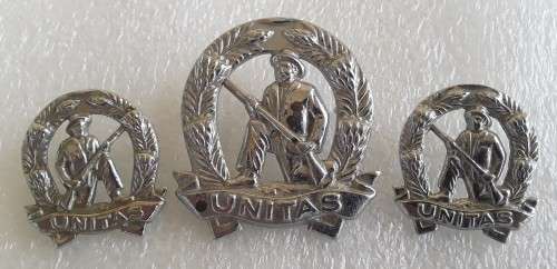 SADF Unitas Commando Badge Set (Silver Metal). Cap and 2 x Collar. Lugs / Pins intact.