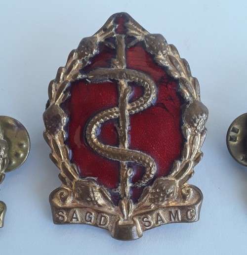 South African Medical Corps (SAGD / SAMC) Badge Set. Cap and 2 x Collar. Lugs / Pins intact.