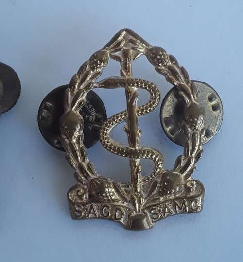South African Medical Corps (SAGD / SAMC) Badge Set. Cap and 2 x Collar. Lugs / Pins intact.