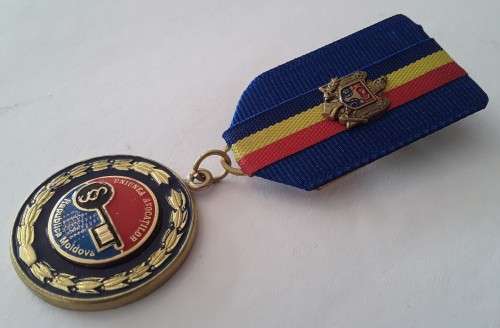 Moldovan `Uniunea Avocatilor` (Legal Bar Association) Service Medal.