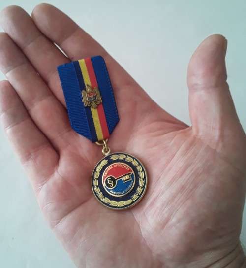 Moldovan `Uniunea Avocatilor` (Legal Bar Association) Service Medal.