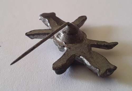 Very Rare Ossewa Brandwag `Barbed Wire` Lapel Badge. Koffiefontein.