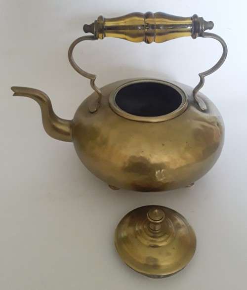 Antique Solid Brass Shallow-Shaped Toddy Kettle With Glass Handle. H: 22,5 cm.