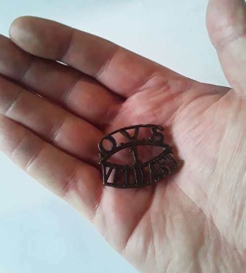 Early `Oranje Vrystaat 1ste Bataljon (Bloemfontein) Veld Artillerie` Shoulder Title.