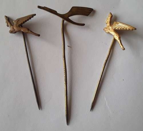 Vintage `SAA` Metal Pin And Lapel Badges Plus `Luftansa` Pin Badge. (5)