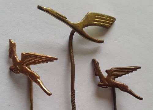 Vintage `SAA` Metal Pin And Lapel Badges Plus `Luftansa` Pin Badge. (5)