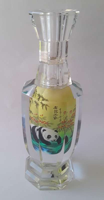 `Reserved`. Vintage Chinese Hand-Cut And Reverse-Painted Lead Crystal Vase. Signed. 22cm.