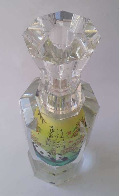 `Reserved`. Vintage Chinese Hand-Cut And Reverse-Painted Lead Crystal Vase. Signed. 22cm.