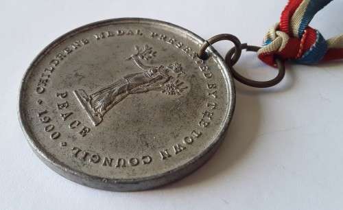 Rare Boer War 1900 `SIEGE OF BEACONSFIELD` Peace Medal.