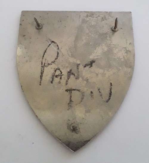 SADF 8 Armoured Division Shoulder Flash (all pins intact).