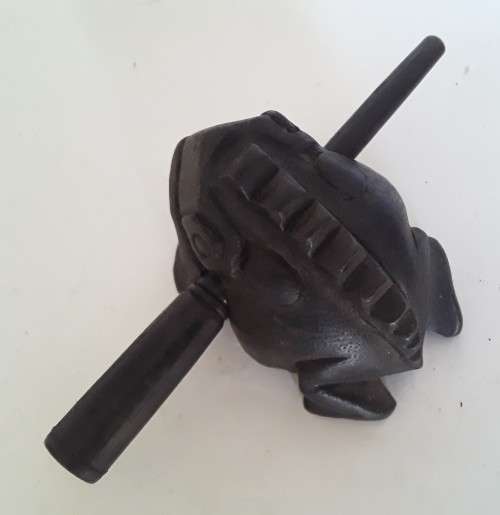 Vintage SE Asian Traditional Guiro Frog Percussion Instrument.