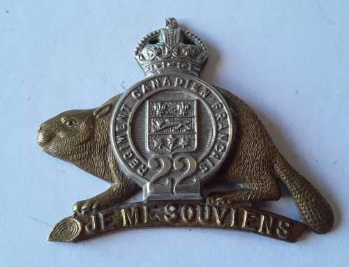 WW2 Canadian Royal 22nd Regiment Cap Badge - King`s Crown. No pins.
