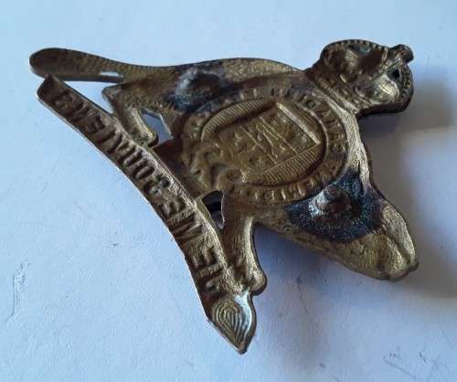 WW2 Canadian Royal 22nd Regiment Cap Badge - King`s Crown. No pins.