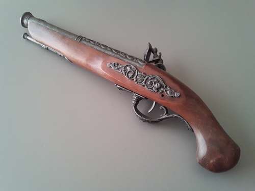 Vintage Replica 1820`s Flintlock Dueling Pistol.