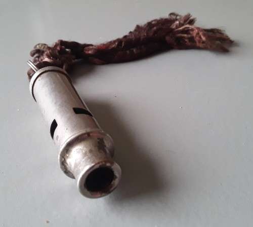 Vintage Voortrekker `Hou Koers` Whistle.